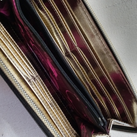 Betsey Johnson striped zippered wallet - Picture 6 of 8